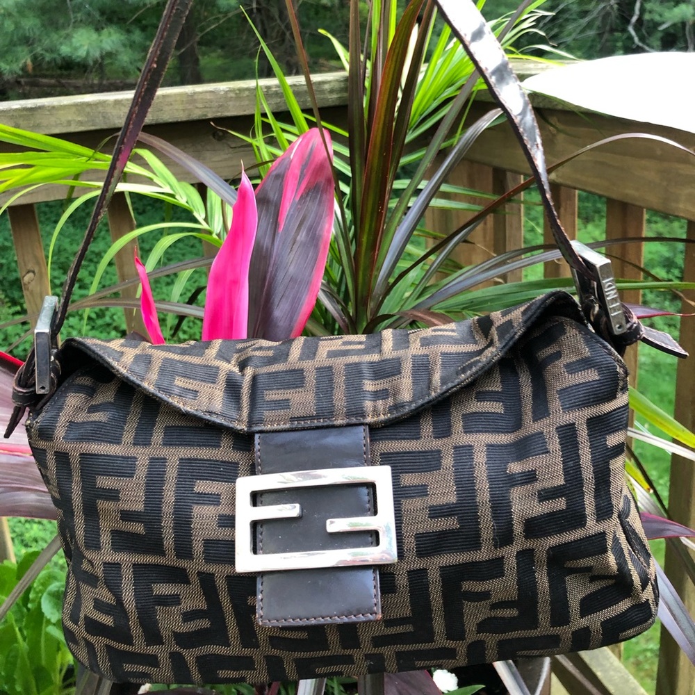 AUTHENTIC RARE FENDI ZUCCA BAGUETTE SHOULDER BAG - Picture 3 of 8